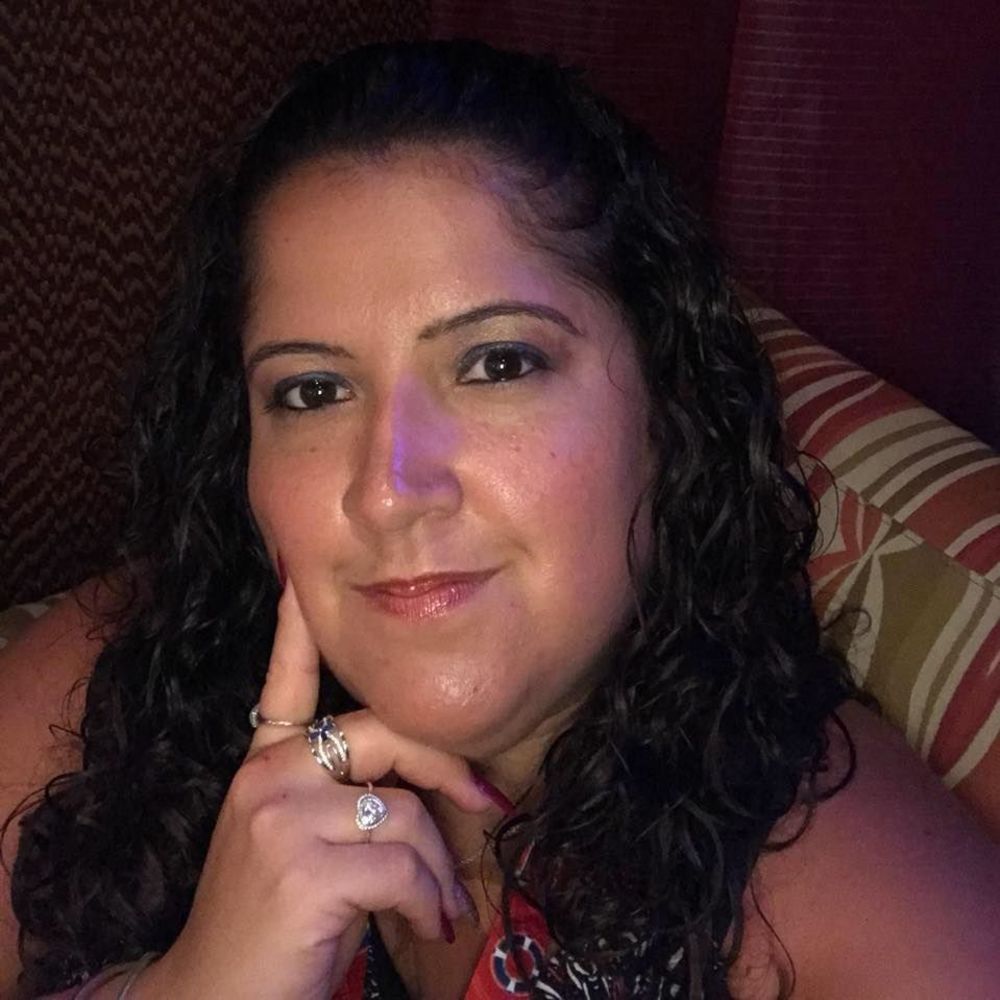 Meet your Posher, Yadira